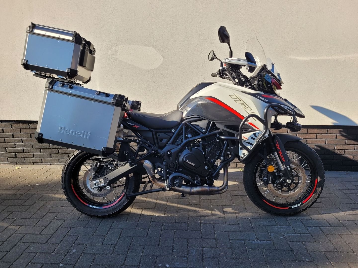 BENELLI TRK 702 X -NIEUWSTAAT -veel opties- weinig km!! (bj, 2 cilinders, Motorrijbewijs A, Bedrijf, Onbekend