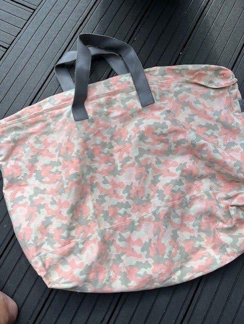 NIEUW ! Strandtas legerprint roze met rits 100% canvas 70x50, Ophalen of Verzenden, Nieuw, Overige kleuren, Leer