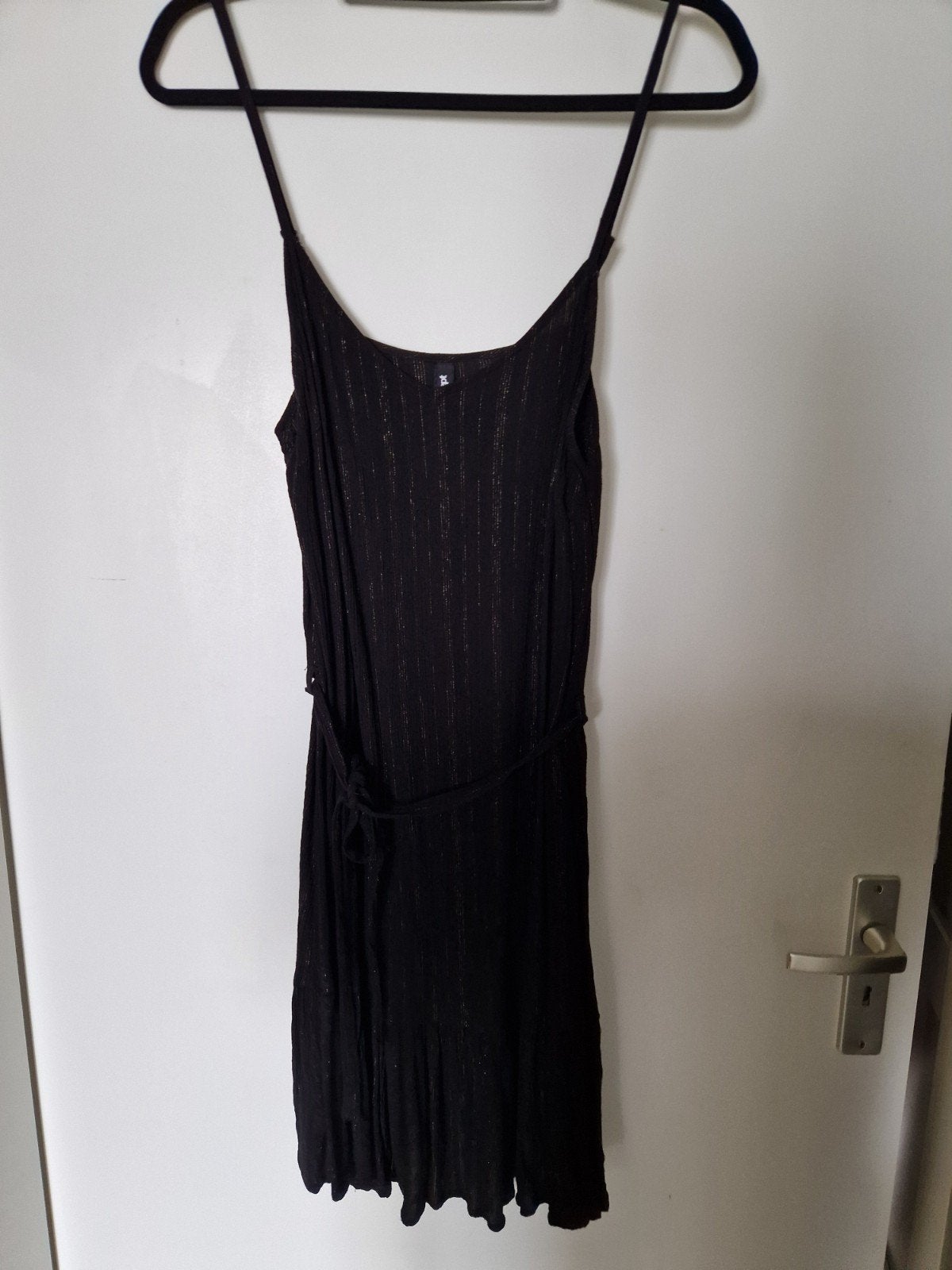 Zwarte zomerjurk Eksept met gouden draadje - Maat M, Kleding | Dames, Jurken, Maat 38/40 (M), Zwart, Ophalen of Verzenden, Zo goed als nieuw