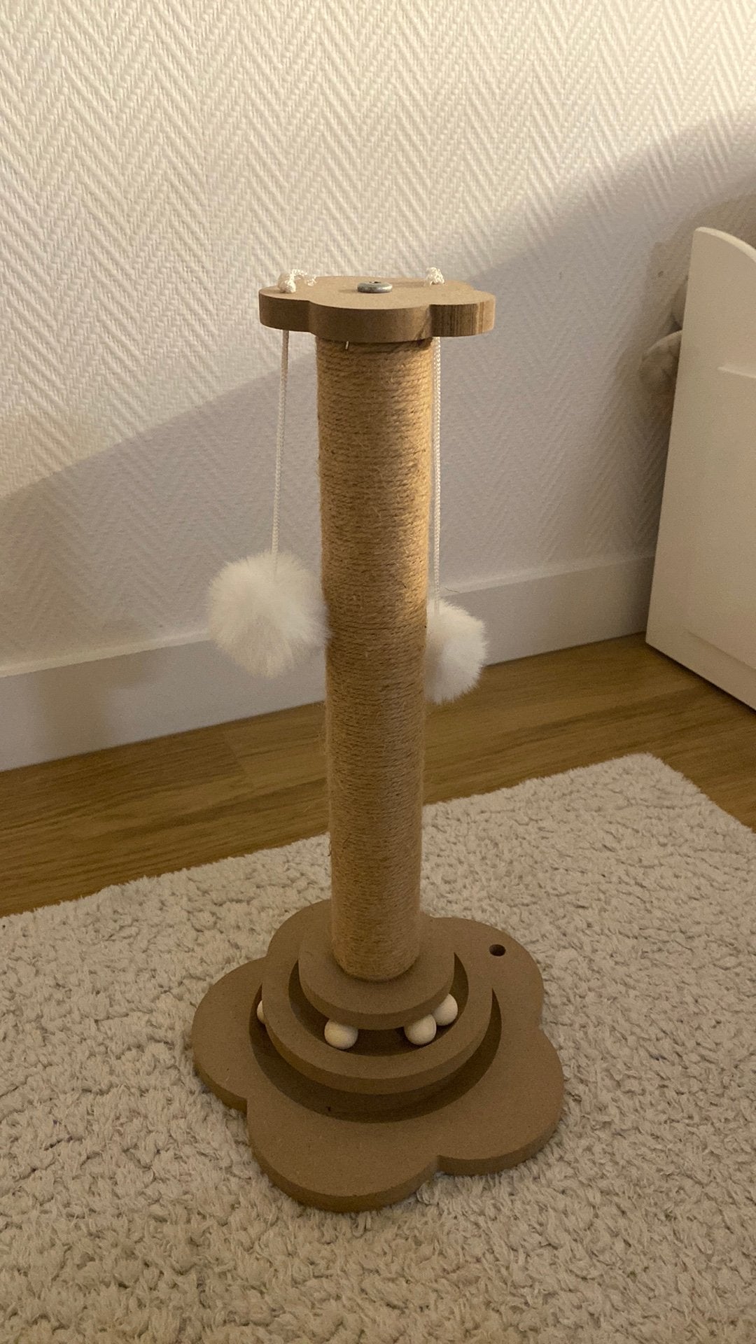 Kittenkrabpaal met speeltjes en balletjes, Ophalen of Verzenden, Zo goed als nieuw, Krabpaal