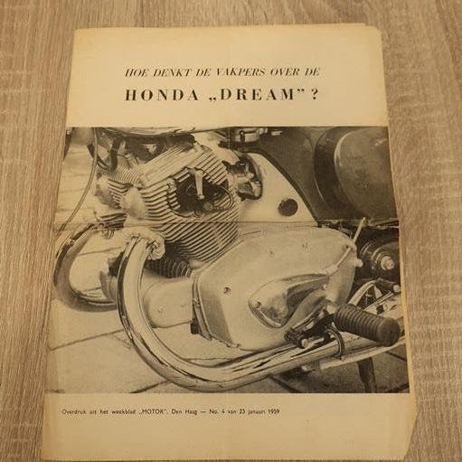 Honda Dream folder leaflet 1956 overdruk Motor motorblad, Boeken, Catalogussen en Folders, Gelezen, Folder, Ophalen of Verzenden