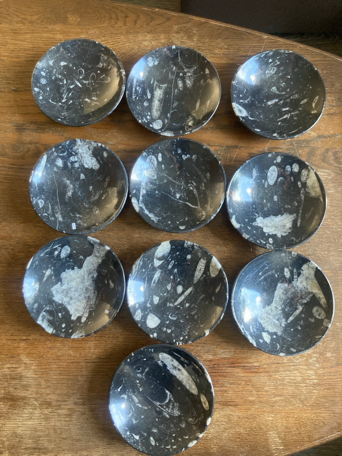 10 schaaltjes van zwart marmer 15cm, Ophalen of Verzenden, Fossiel