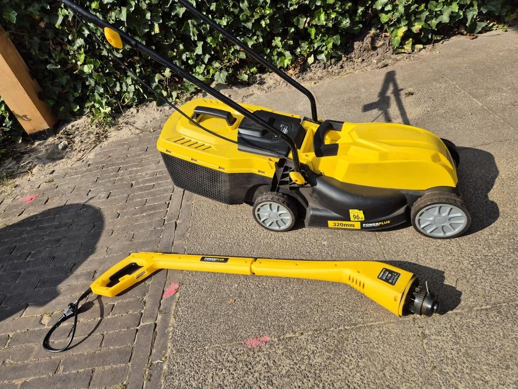 Powerplus grasmaaier en trimmer set - 1200W, 320mm, Ophalen, Cirkelmaaier, Gebruikt, Elektrische grasmaaier
