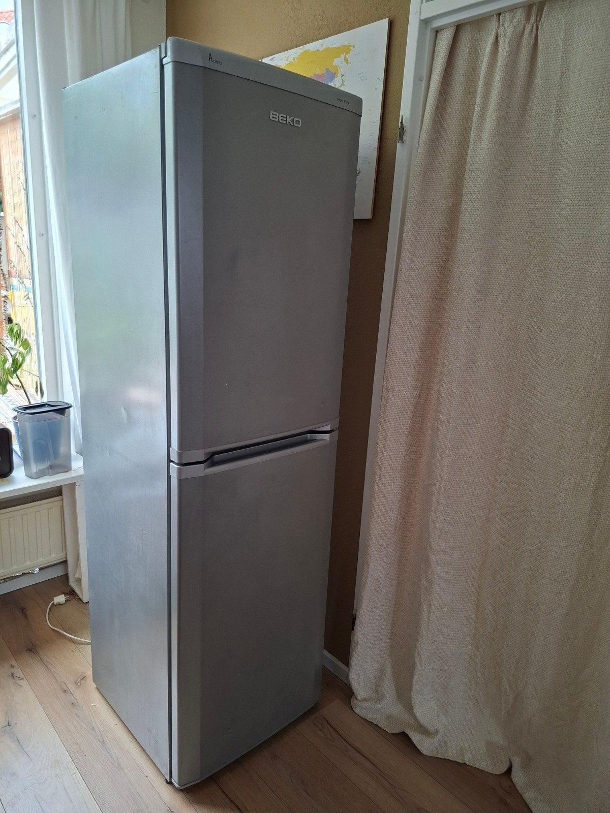 Beko Koel-vriescombinatie - 183 cm hoog, 54,5 cm breed, Ophalen, Gebruikt, 200 liter of meer, Met aparte vriezer