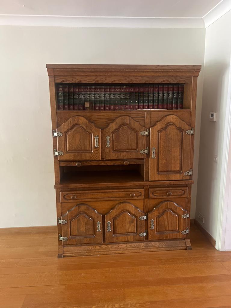 Vintage eiken boekenkast/dressoir met sierbeslag, Ophalen of Verzenden