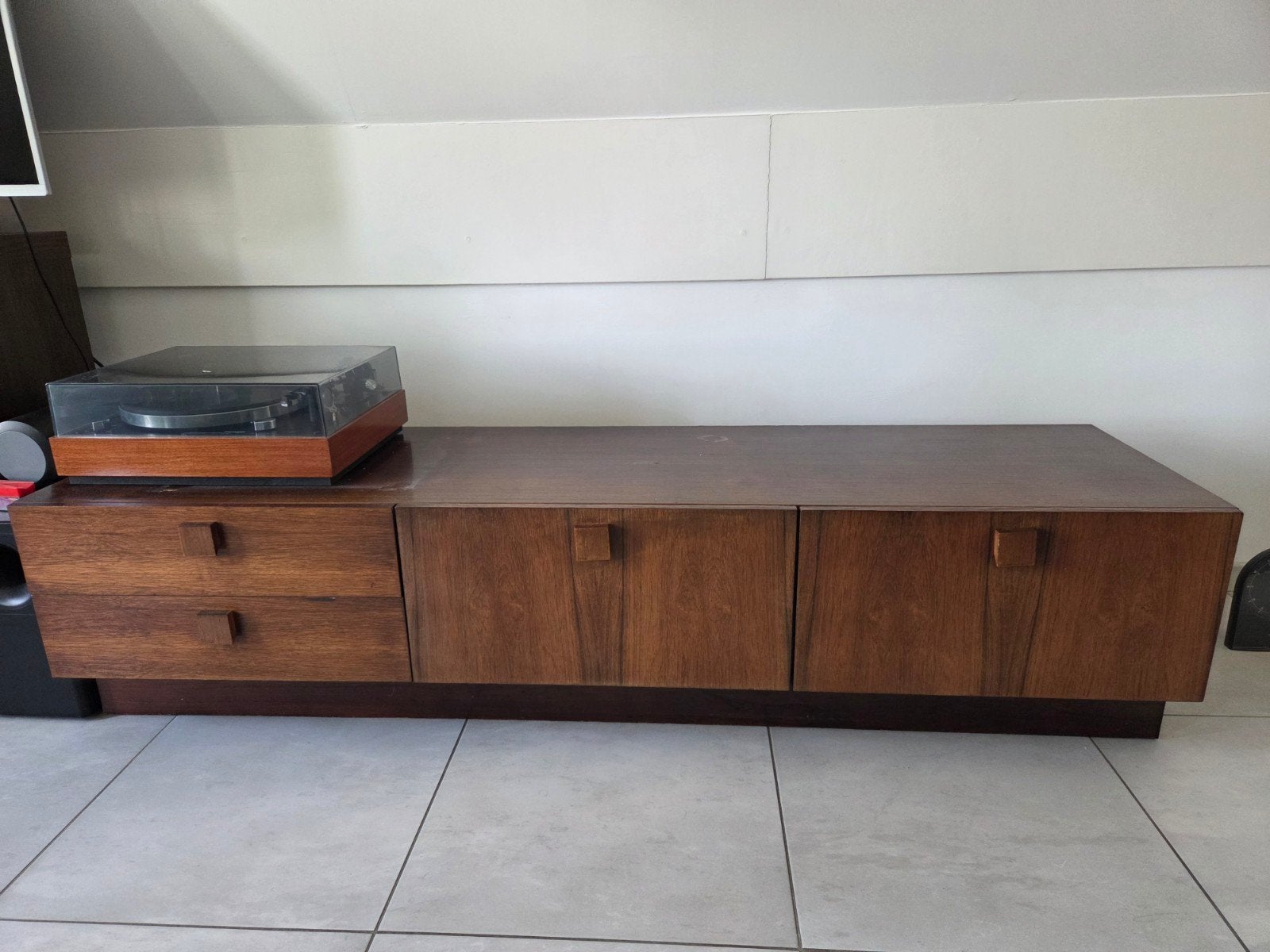 Vintage houten dressoir/tv-meubel van Palisander hout, Huis en Inrichting, Woonaccessoires | Cd- en Dvd-rekken, Ophalen, Gebruikt