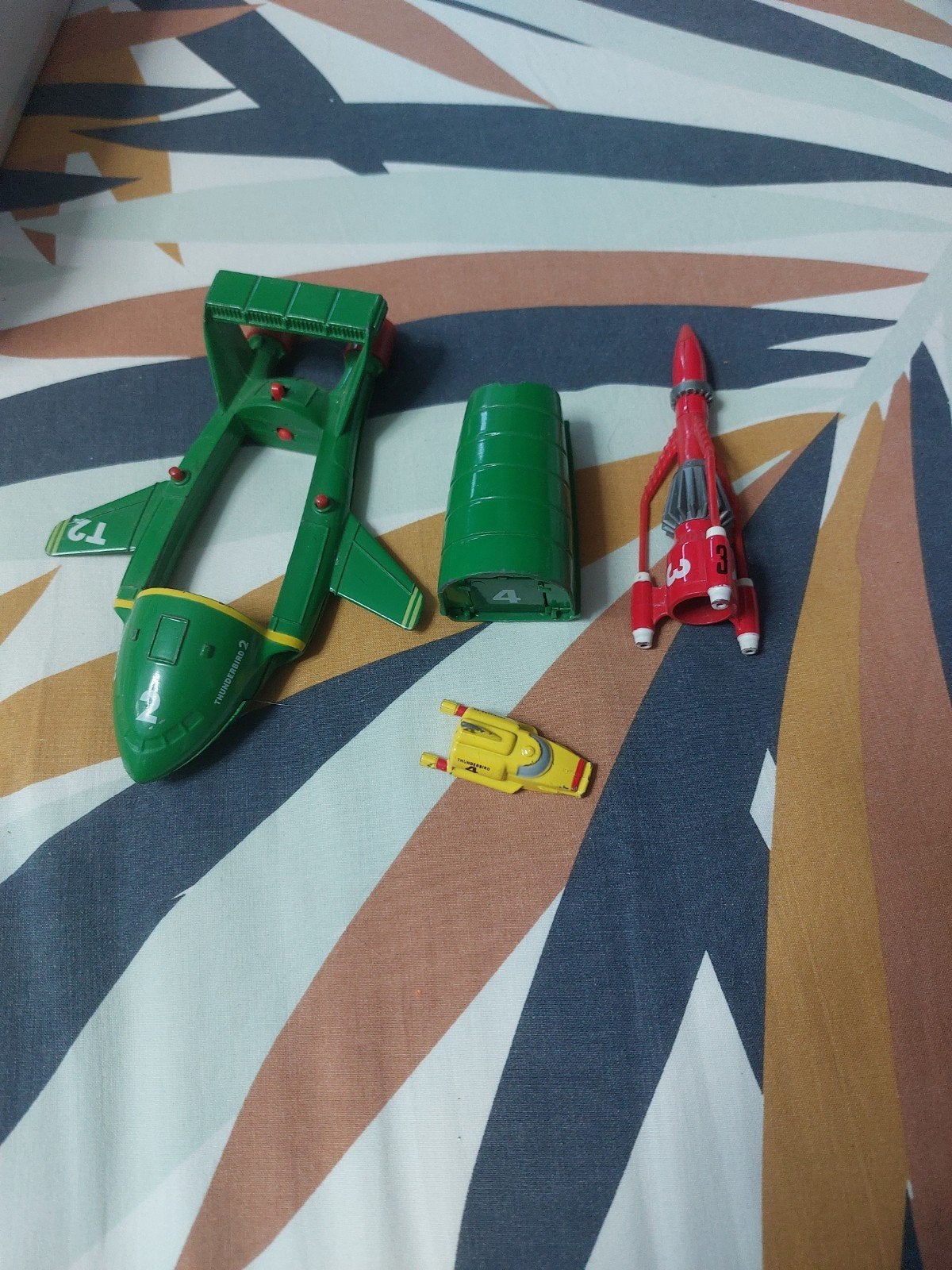 Thunderbirds 2 en  speelgoedvoertuigen, Ophalen of Verzenden, Gebruikt, Jongen of Meisje