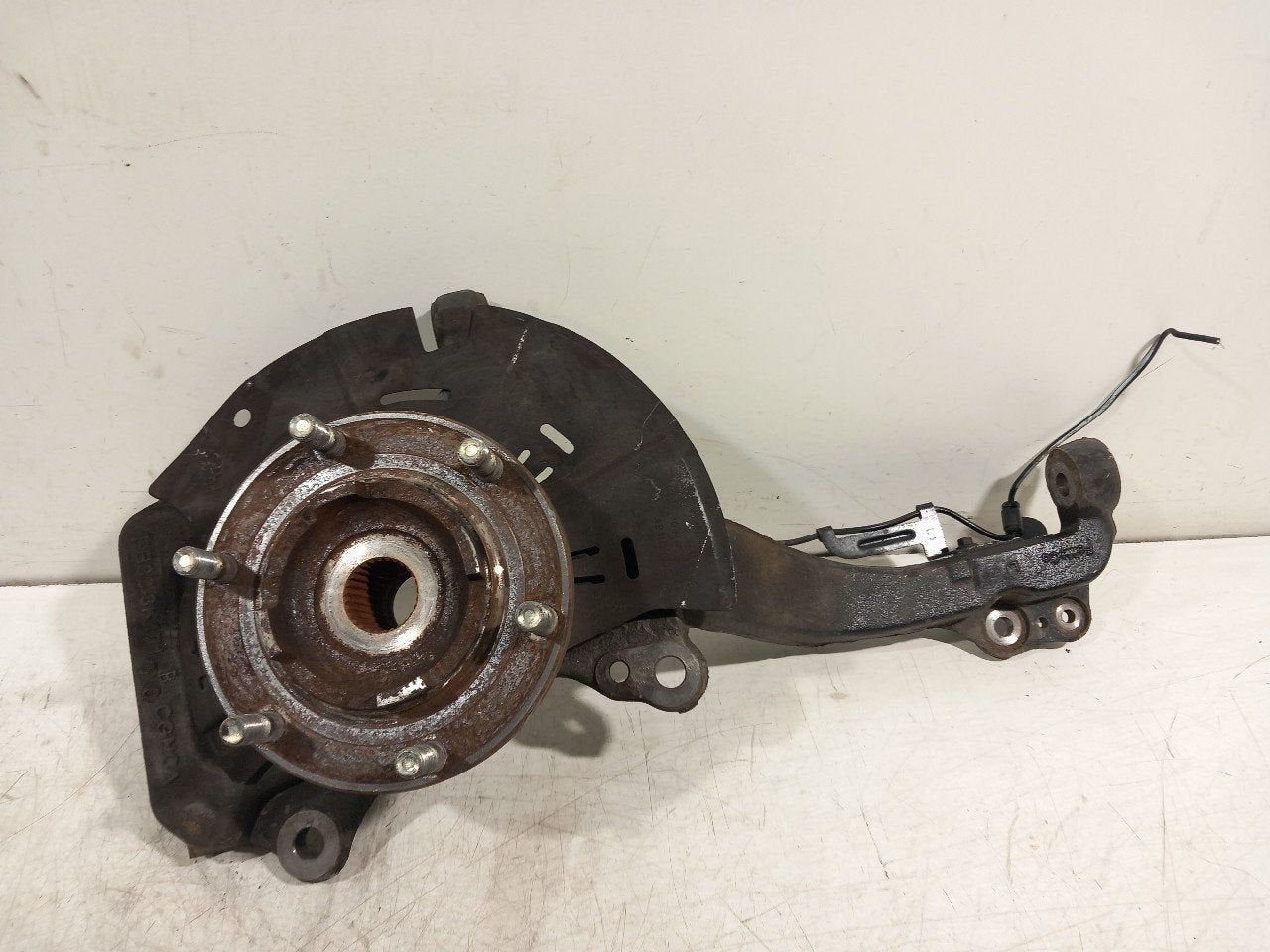 Wielnaaf links voor Ford Ranger, Onderdelen@venauto.nl, Van der Ven Autorecycling B.V., Gebruikt, Ettenseweg 76, 4706 PB Roosendaal, The Netherlands
