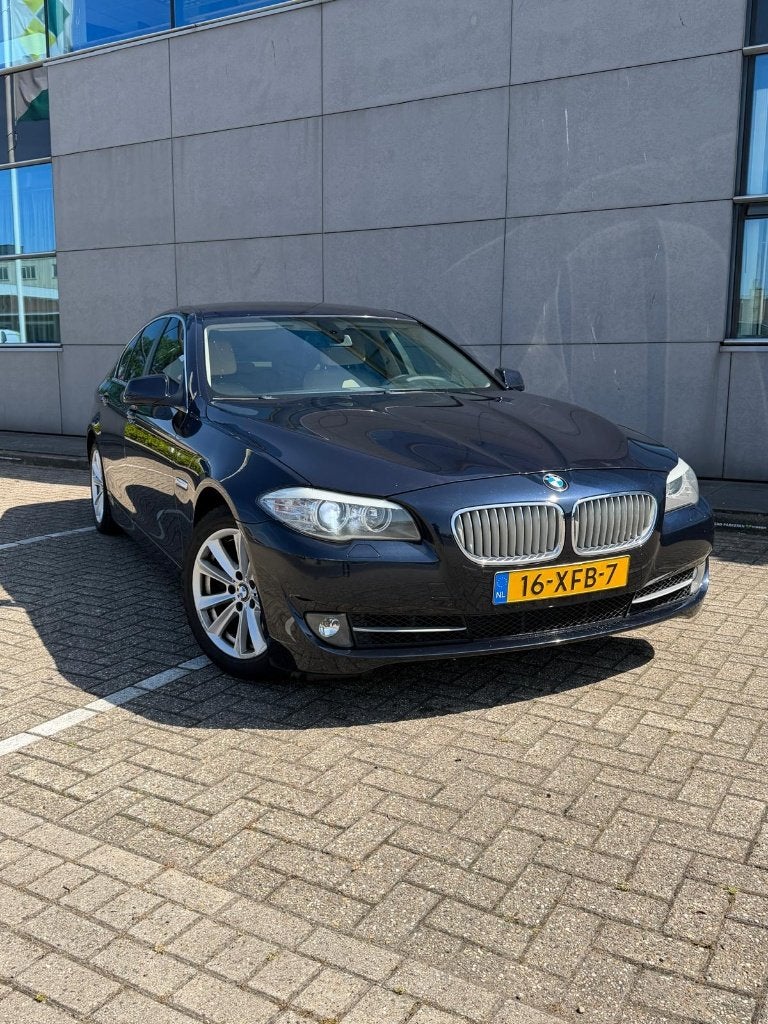 BMW 5-Serie 528I 180KW Sedan Aut8 2012 Blauw, Auto's, BMW, Automaat, 2000 kg, Blauw, Xenon verlichting