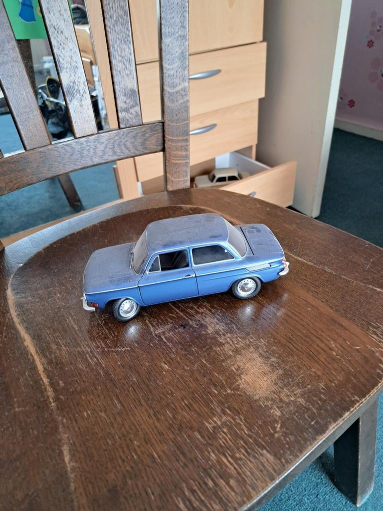 Nsu tt revell 1/18 blauw - Zo goed als nieuw, Ophalen of Verzenden, Zo goed als nieuw, Revell