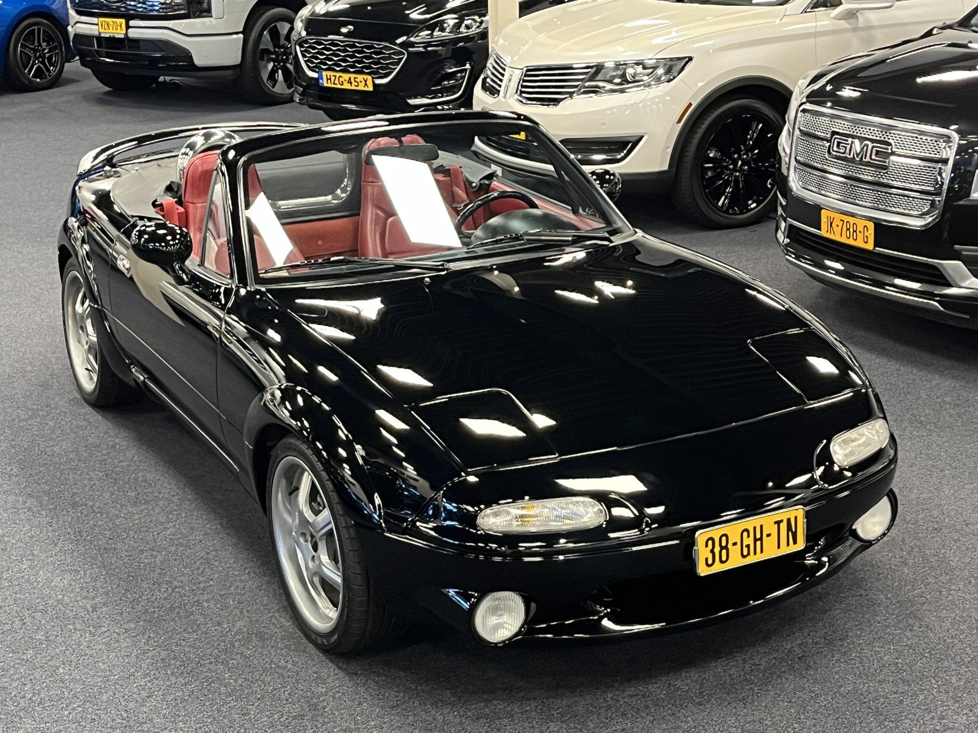 Mazda MX-5 NA Roadster 1.6i Miata Black-Red Edition CDN Post, foto 3