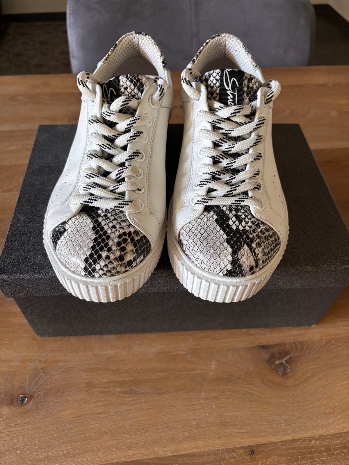 Tosca Blu leren sneakers - Wit met Slangenprint - Maat 39, Ophalen of Verzenden, Zo goed als nieuw, Wit, Sneakers of Gympen
