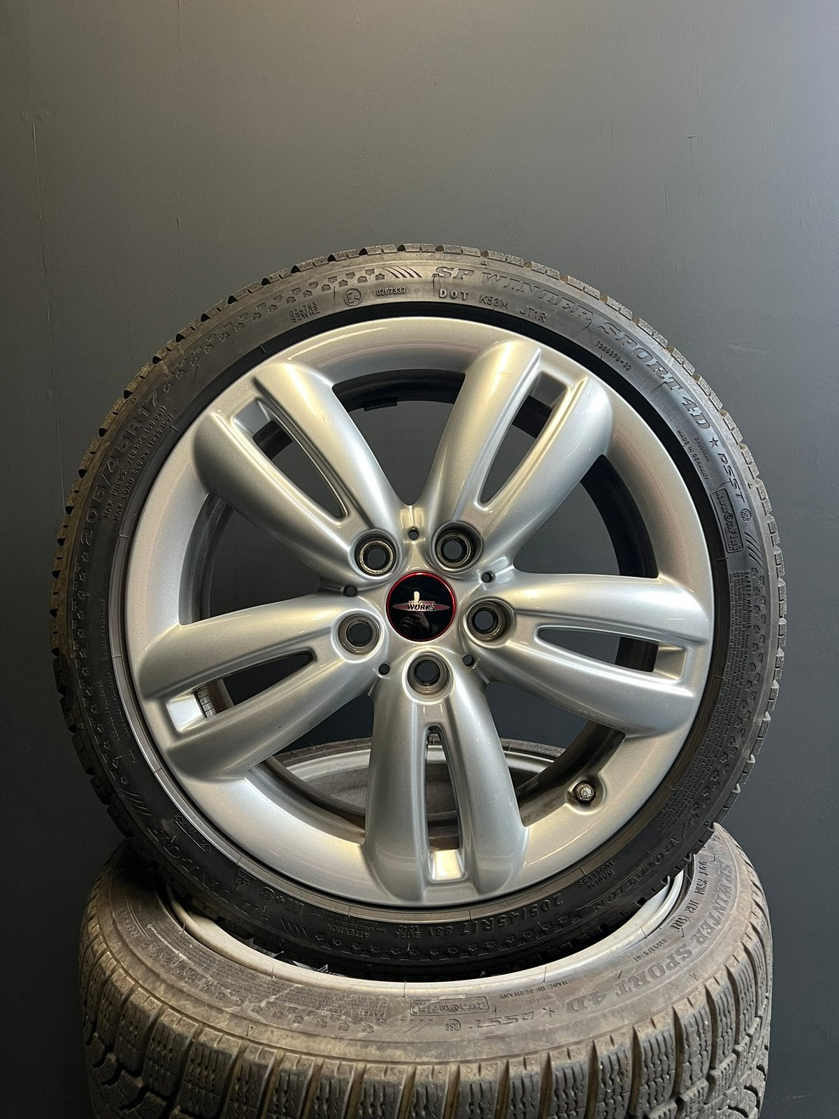 17 inch Originele Mini Cooper JCW velgen met  runflat winter, Ophalen, Banden en Velgen, 17 inch, 205 mm
