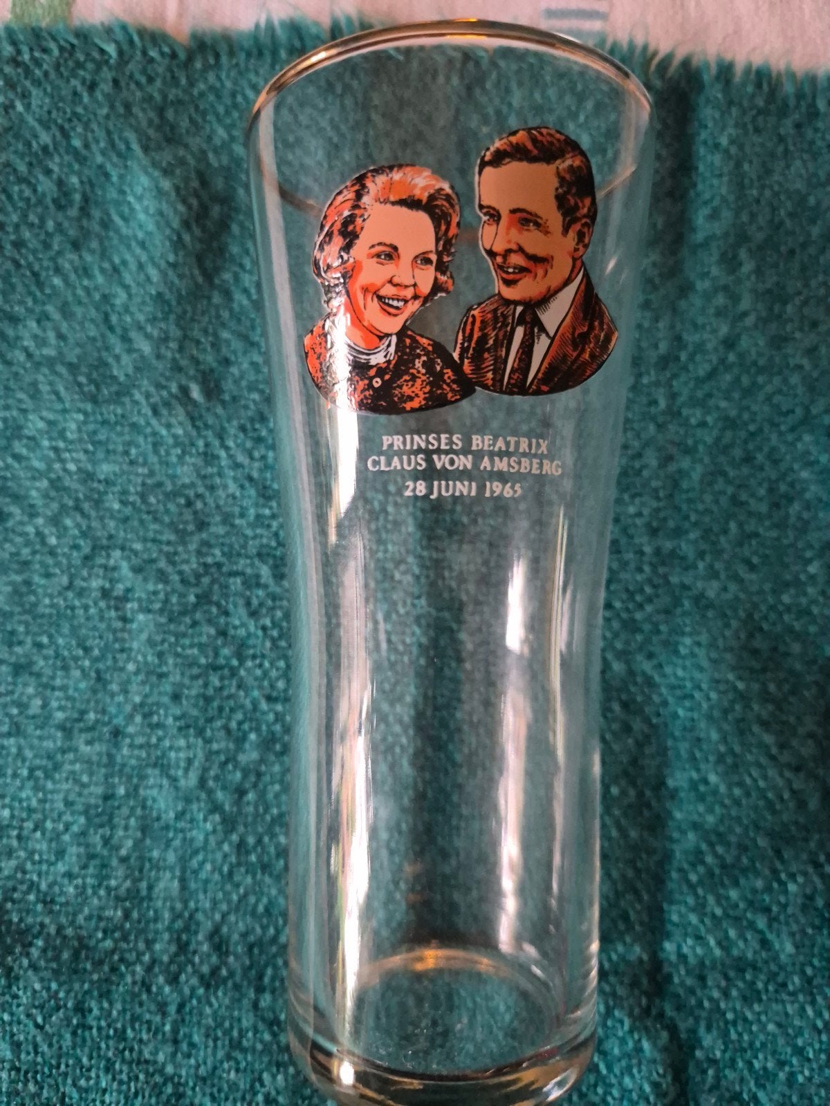 Herdenkingsglas verloving Beatrix & Claus 28 juni 1965, Verzamelen, Ophalen of Verzenden, Gebruikt, Nederland, Overige typen