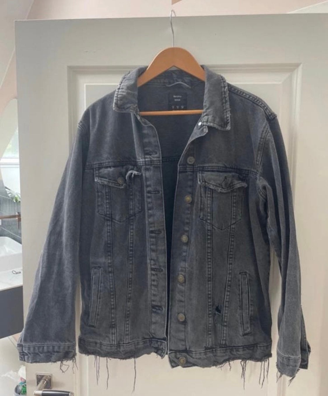 Superleuk Bershka Denim spijkerjas zwart maat m, Maat 38/40 (M), Zwart, Ophalen of Verzenden, Jasje