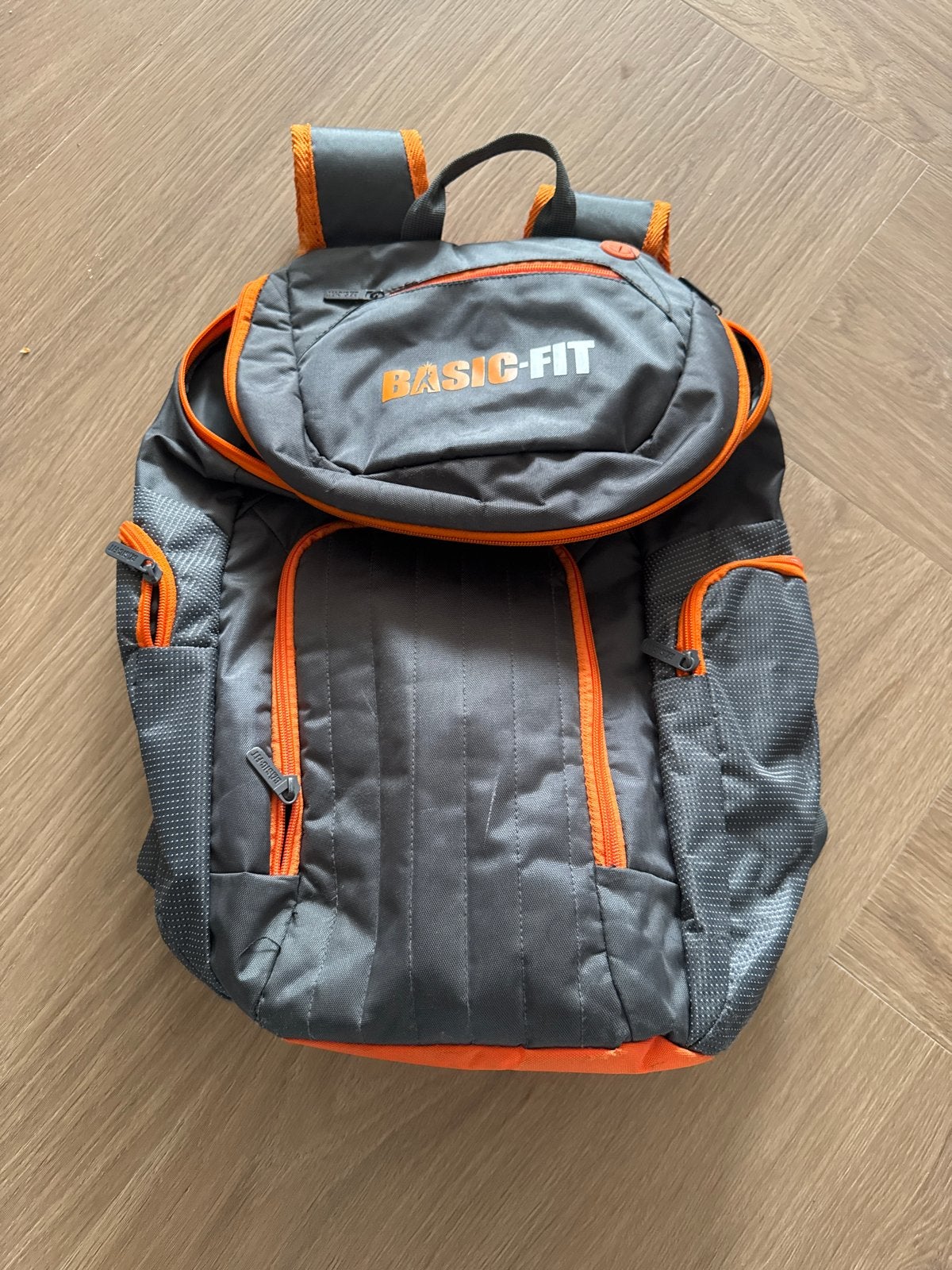 Basic-Fit rugzak - Zo goed als nieuw, Overige merken, Ophalen of Verzenden, 30 tot 45 cm, Minder dan 25 cm
