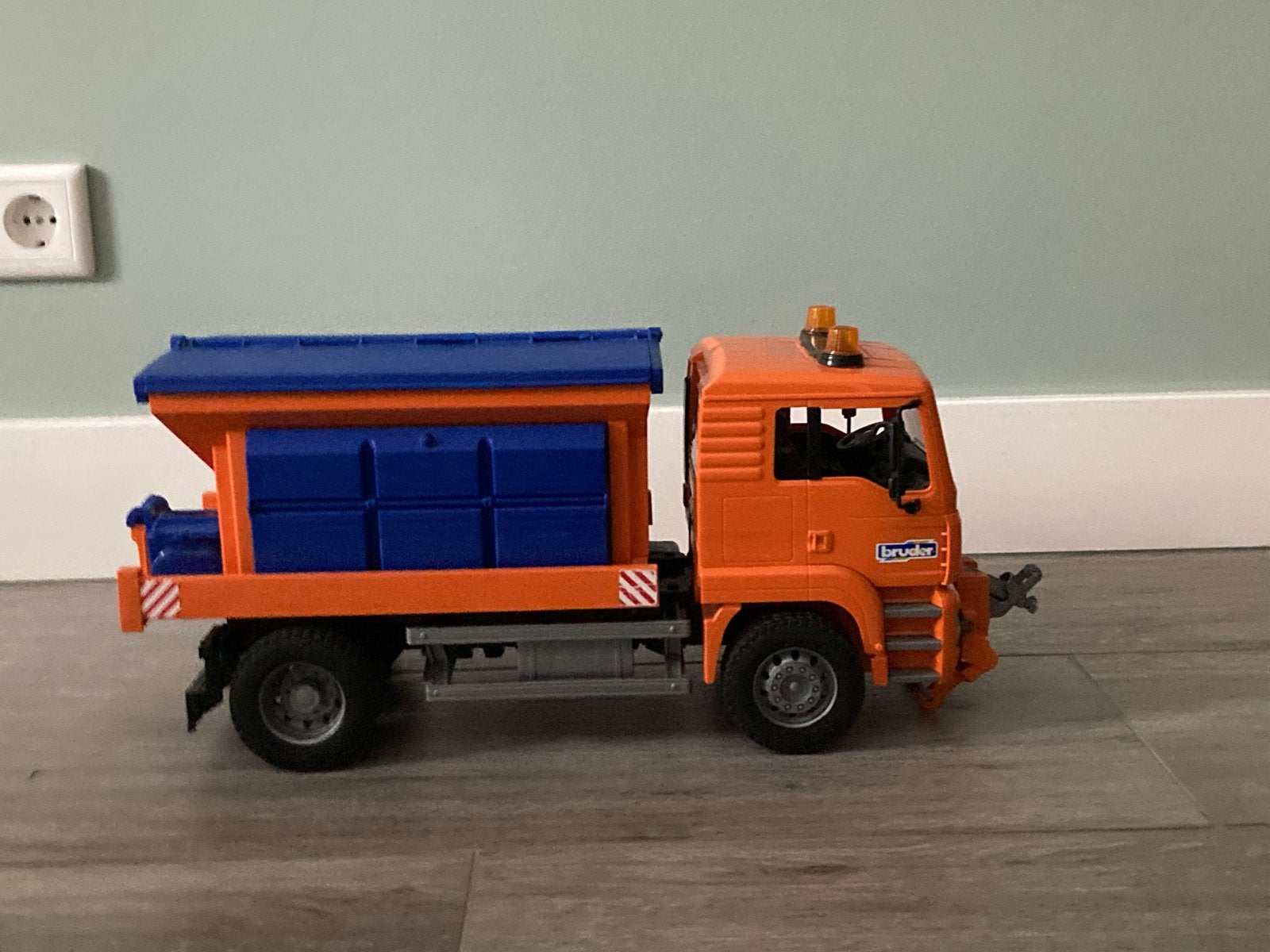 Bruder MAN Strooiwagen met sneeuwschuiver, Ophalen of Verzenden, Gebruikt