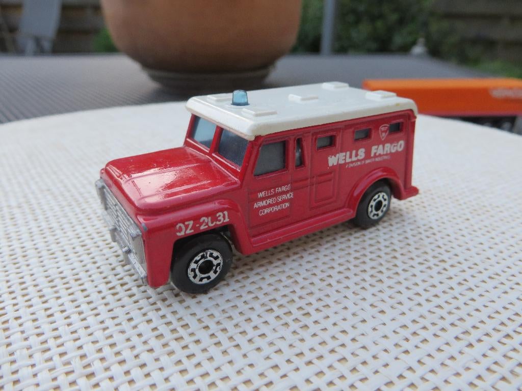 Matchbox Armored Truck WELLS FARGO, Ophalen of Verzenden, Zo goed als nieuw, Bus of Vrachtwagen