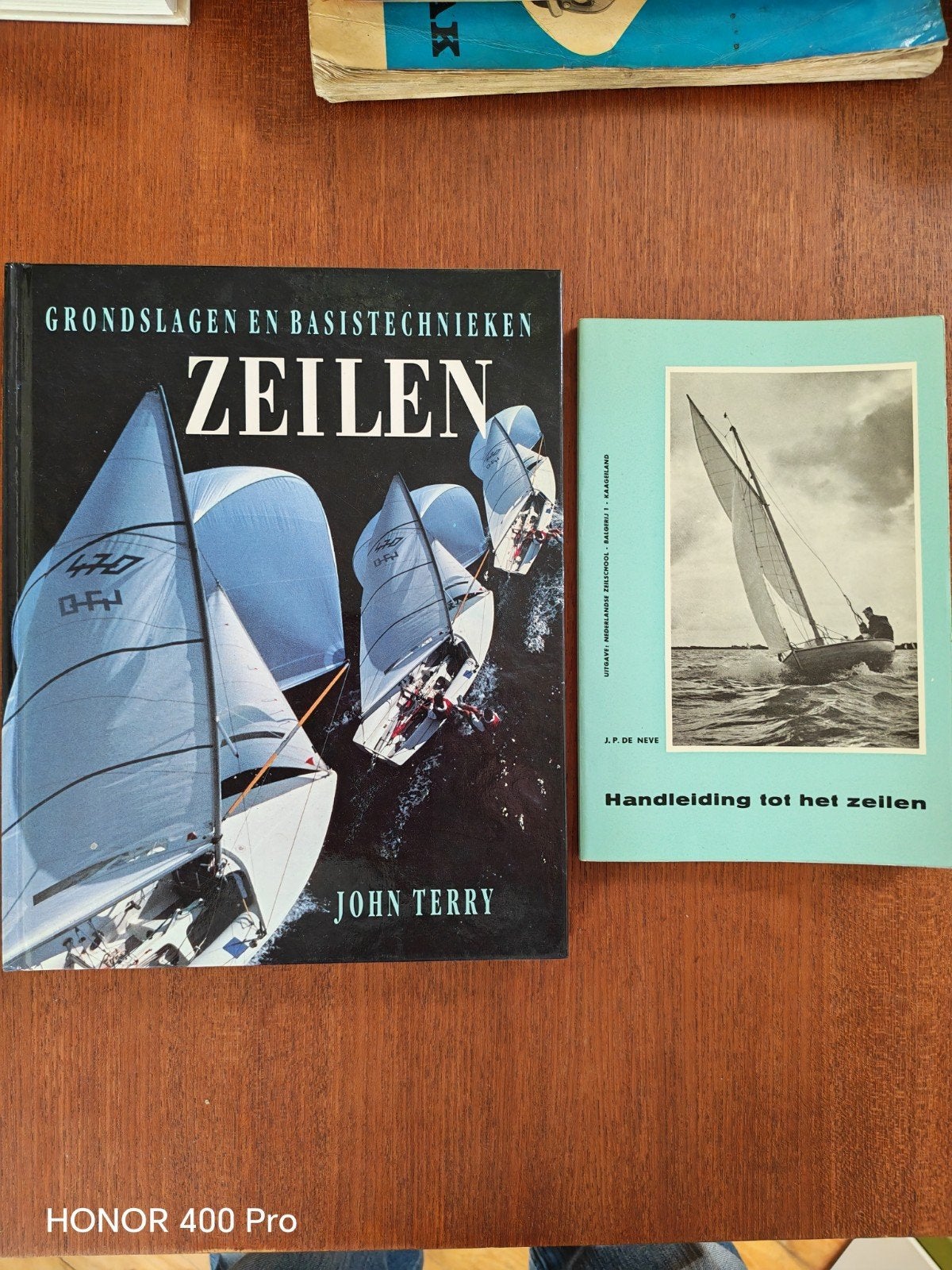 Twee boeken over Zeilen, instructie, techniek en basis., John Terry, J.P. de Neve, Ophalen of Verzenden, Reisgids of -boek, Gelezen