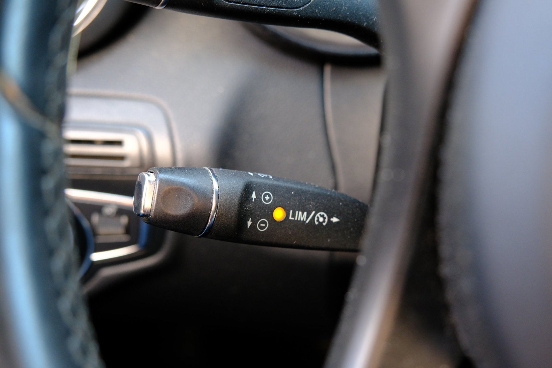 Foto 21 van Mercedes-Benz C-klasse 180 Ambition Aut. Navi|LED koplamp|LM