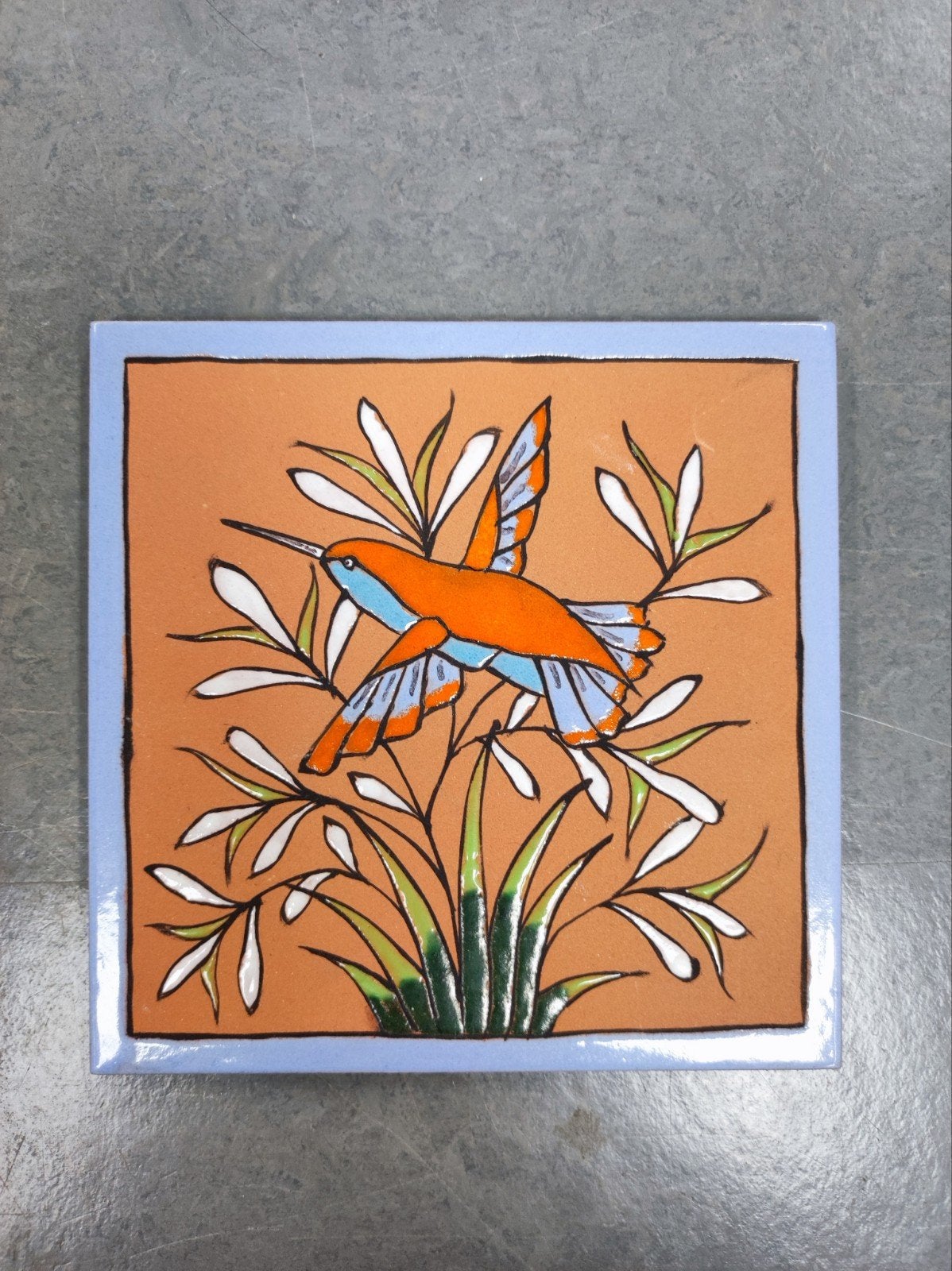 Tegel met kolibri, Antiek en Kunst, Antiek | Wandborden en Tegels, Ophalen of Verzenden