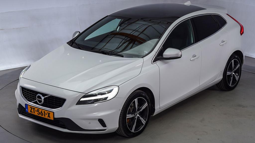 Volvo V40 1.5 T3 152PK Geartronic 2019 Wit, 1498 cc, 4 cilinders, 700 kg, Wit