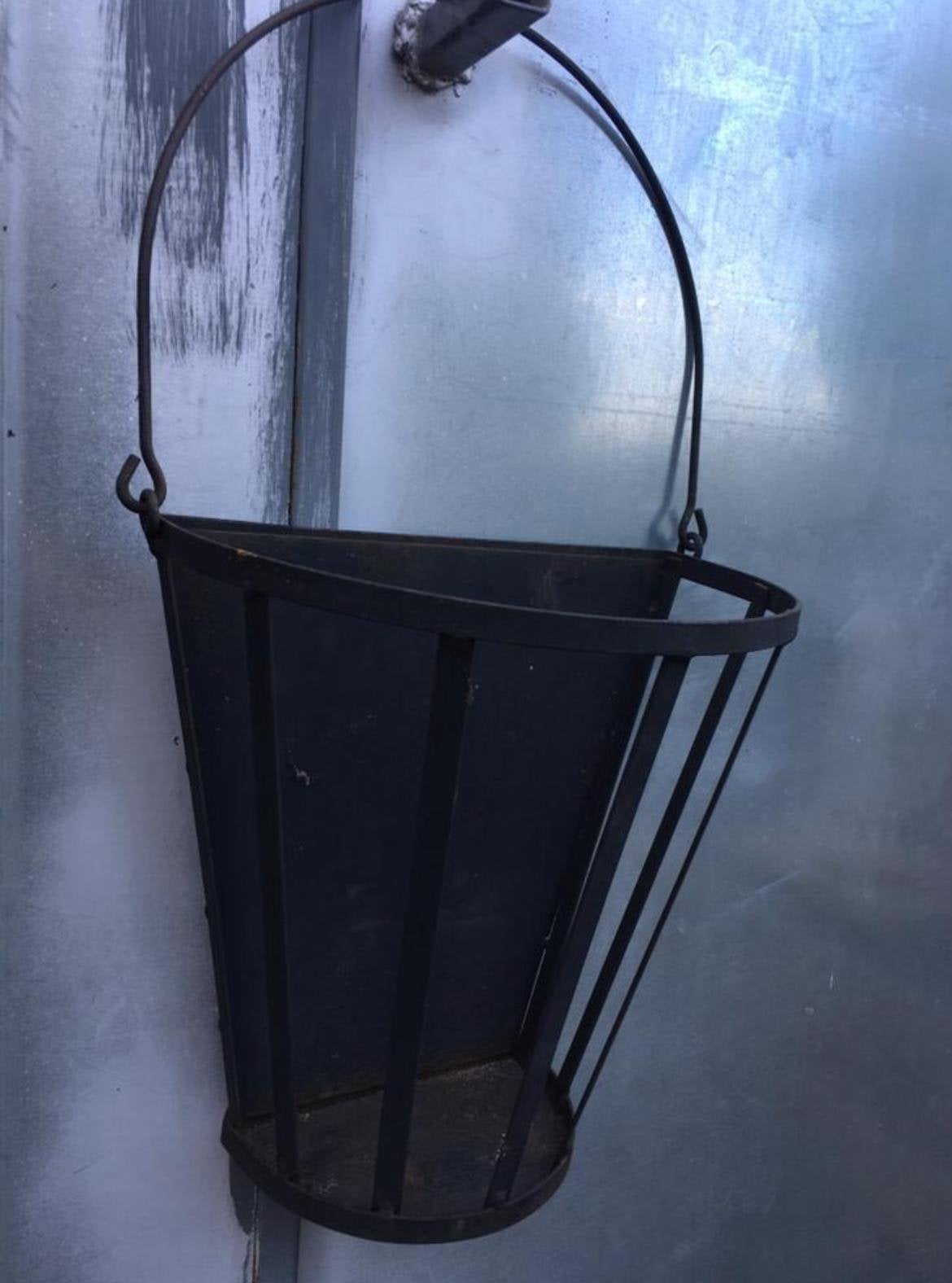 Twee metalen hangers hooiruiven voor tuin balkon plantenruif, Ophalen of Verzenden, Gebruikt