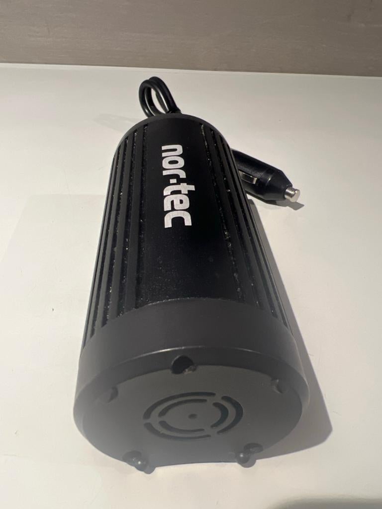 Nor-Tec Omvormer 12V naar 230V met USB, N, N, Ophalen of Verzenden, Zo goed als nieuw