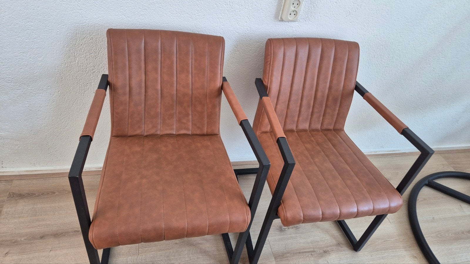 Set van 4 bruine eetkamerstoelen met armleuningen, Ophalen, Gebruikt, Bruin, Vier