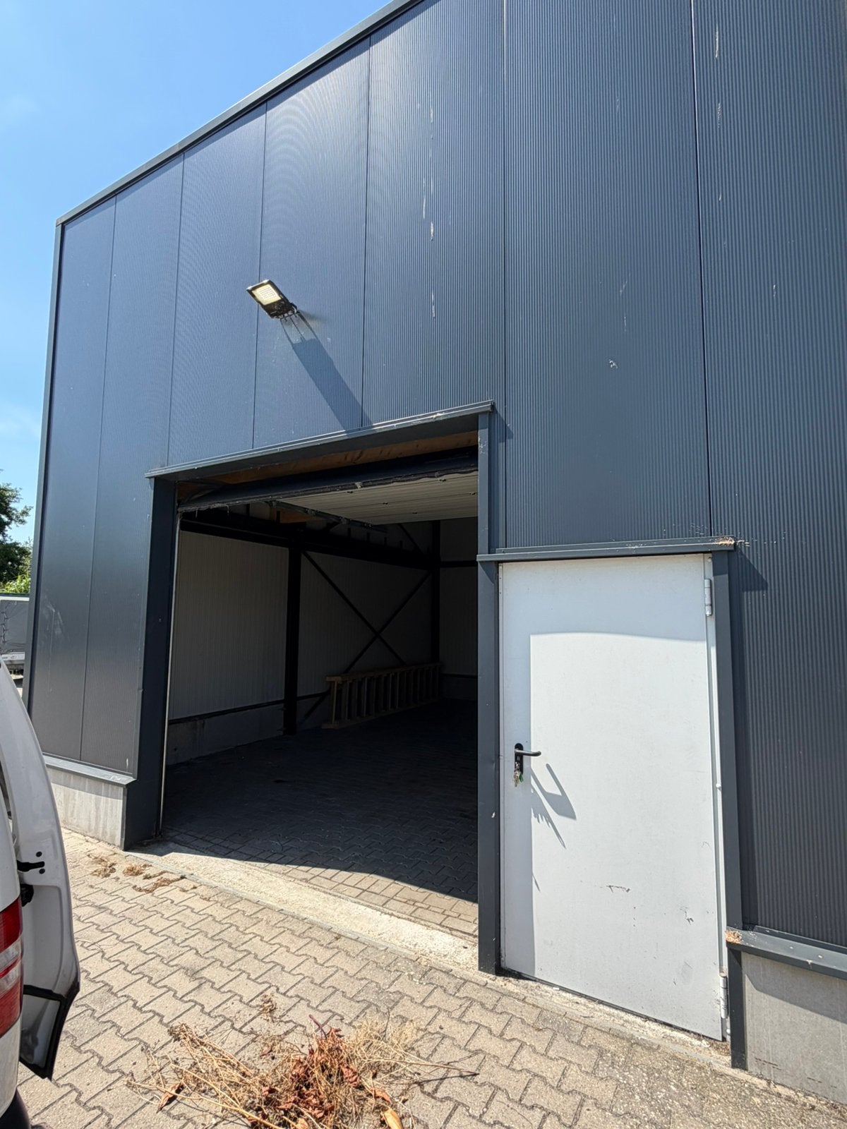 Bedrijfshal / garage / opslag Enschede, Overijssel