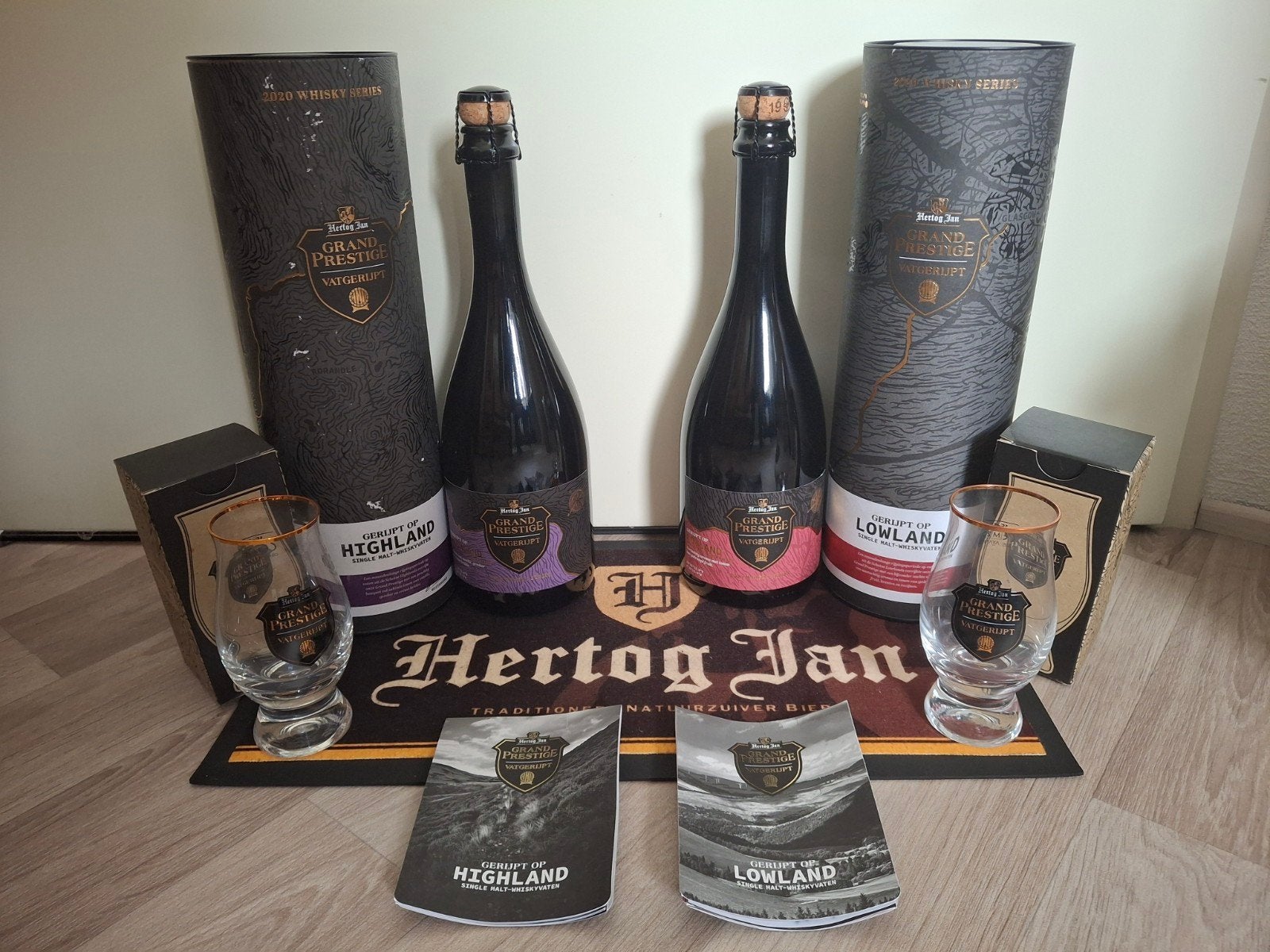 Hertog Jan Grand Prestige Vatgerijpt 2020 Highland+ Lowlands, Verzamelen, Ophalen of Verzenden, Nieuw, Flesje(s), Hertog Jan