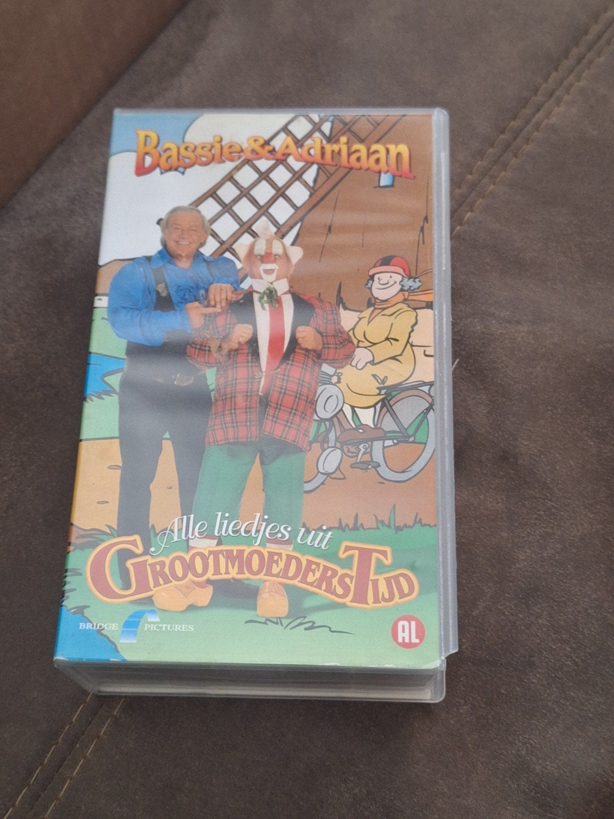 Bassie & Adriaan - Alle liedjes uit Grootmoeders Tijd VHS, Gebruikt, Alle leeftijden, Kinderprogramma's en -films, Overige typen