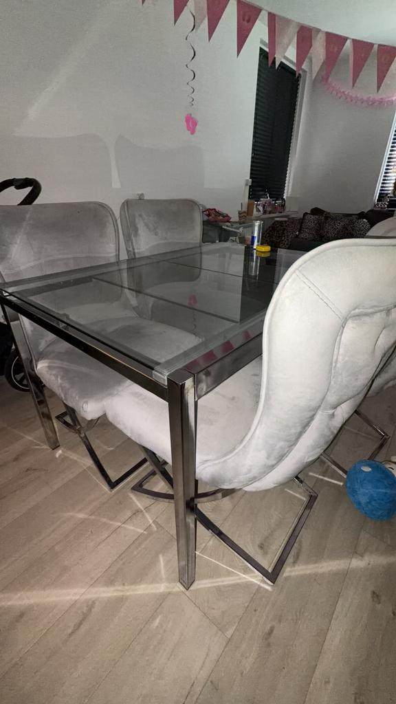 Glazen tafel, Ophalen, Zo goed als nieuw, 4 tot 6 stoelen