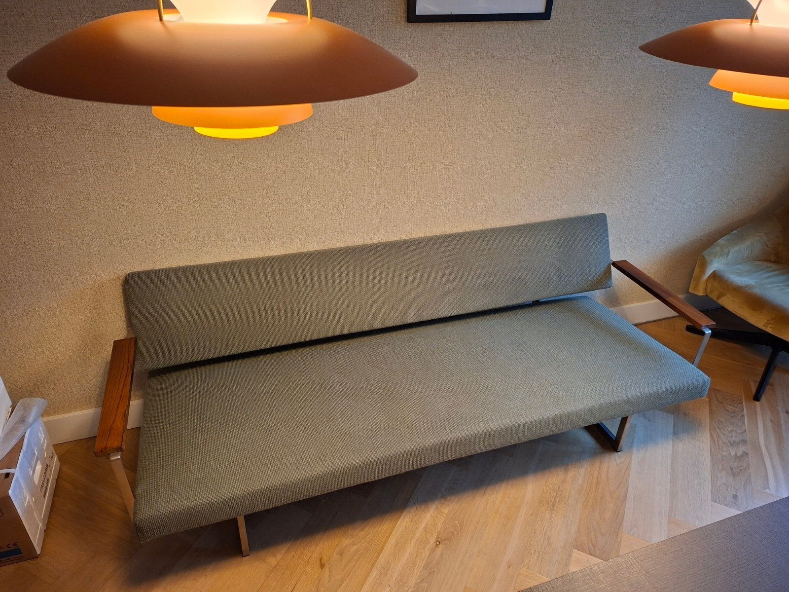 Rob Parry Lotus 75 bank voor Gelderland - Nw de Ploeg stoff., Hout, Driepersoons, 75 tot 100 cm, Zo goed als nieuw