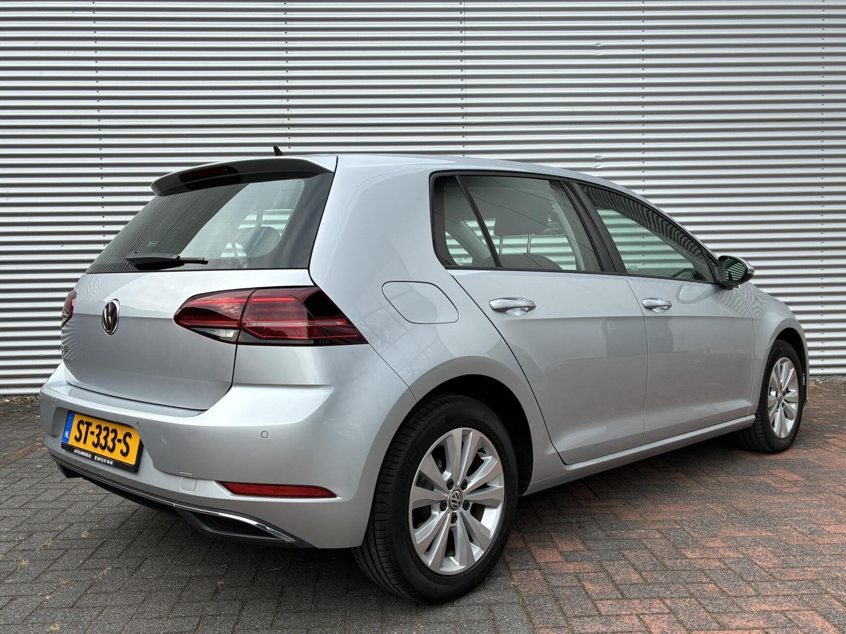 Volkswagen Golf 1.0 TSI Highline Carplay Led Cruise Nl Auto, Auto's, Gebruikt, Met garantie (alle), Origineel Nederlands, Bedrijf