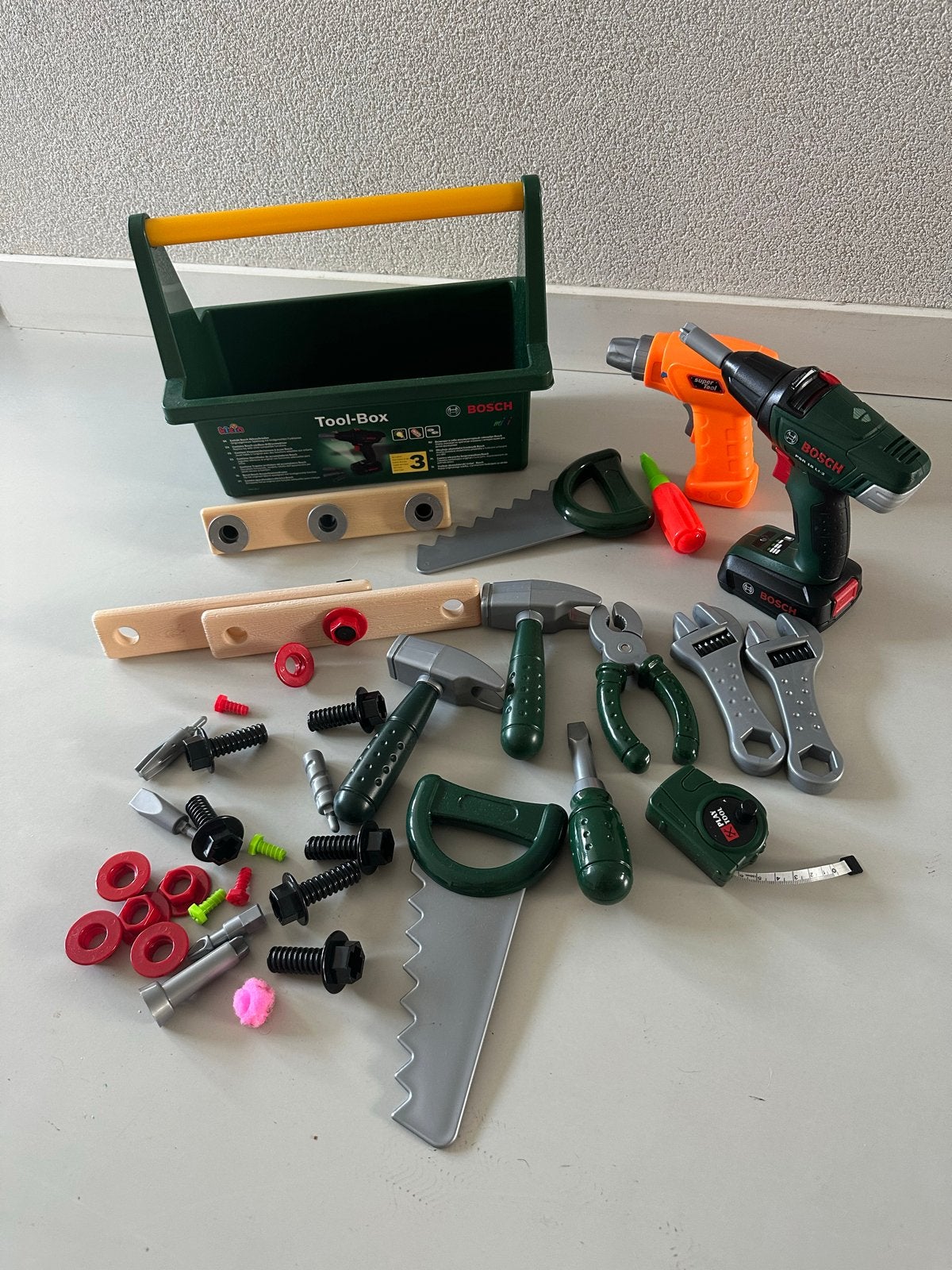 Bosch Speelgoed Gereedschapset met Boormachine, Ophalen of Verzenden, Zo goed als nieuw, Jongen of Meisje