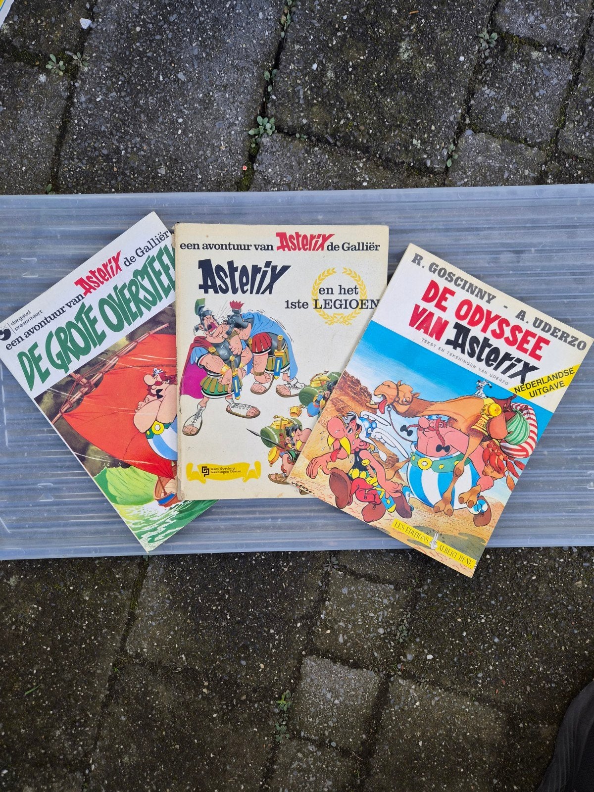 3 Asterix strips: De Grote Oversteek, 1ste Legioen, Odys, Boeken, Meerdere stripboeken, Ophalen of Verzenden, Gelezen, René Goscinny, Albert Uderzo