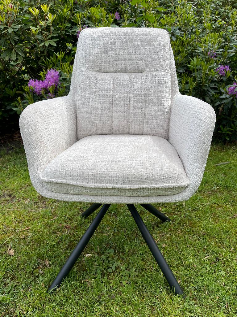 Eetstoel 180 auto return Cremona 18 Cinamon nu actie prijs, Ophalen of Verzenden, Gebruikt, Stof, Vijf, Zes of meer stoelen