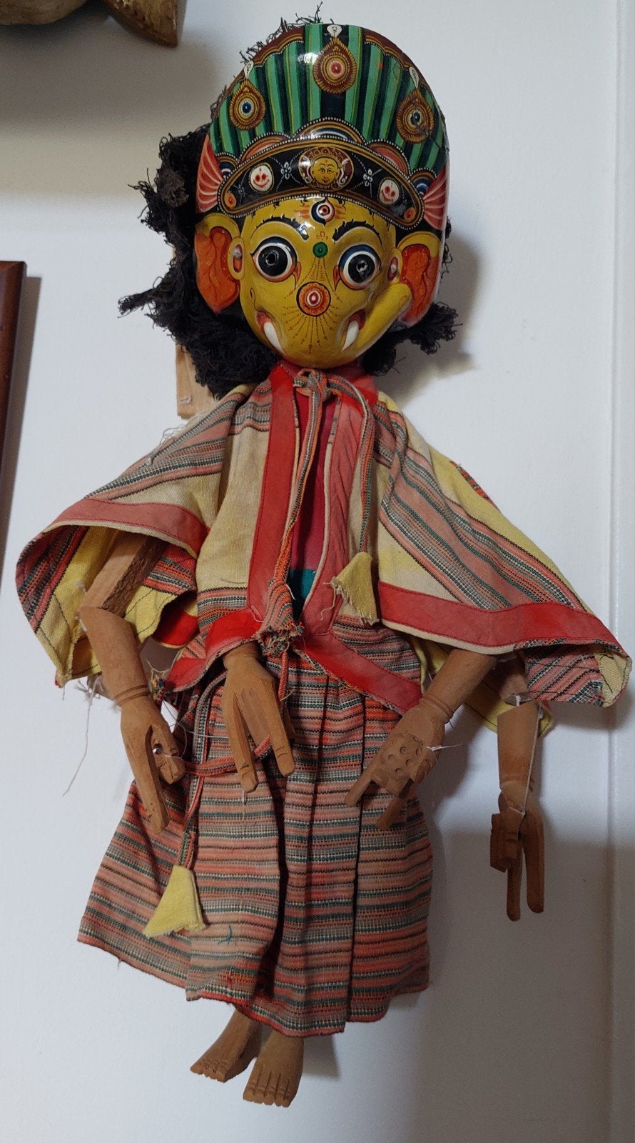 Vintage Antieke Nepalese houten pop handgemaakt., Antiek en Kunst, Ophalen of Verzenden, Pop, Handgemaakt, Hout