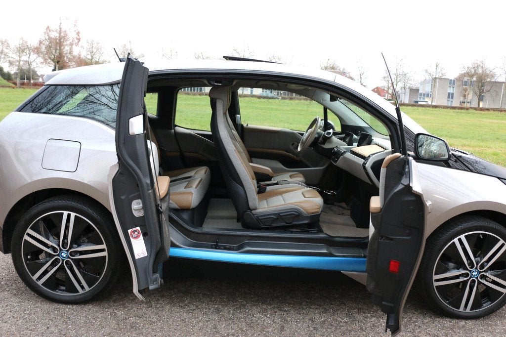BMW I3 22 kWh 60Ah 170Pk Full Option 1e eigenaar Panoramadak, Automaat, Achterwielaandrijving, Gebruikt, 22 kWh