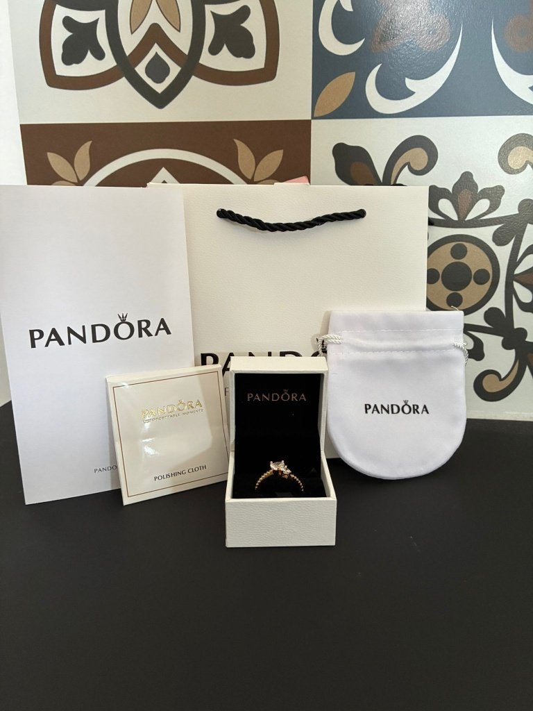 Pandora Dubbel White Hearts Gold Ring, Sieraden, Tassen en Uiterlijk, Ringen, Wit, Nieuw, Ophalen of Verzenden, Kleiner dan 17