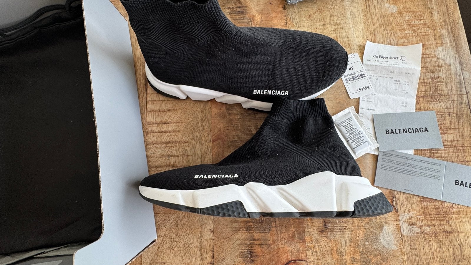 Balenciaga, Verzenden, Zwart, Sneakers of Gympen, Zo goed als nieuw