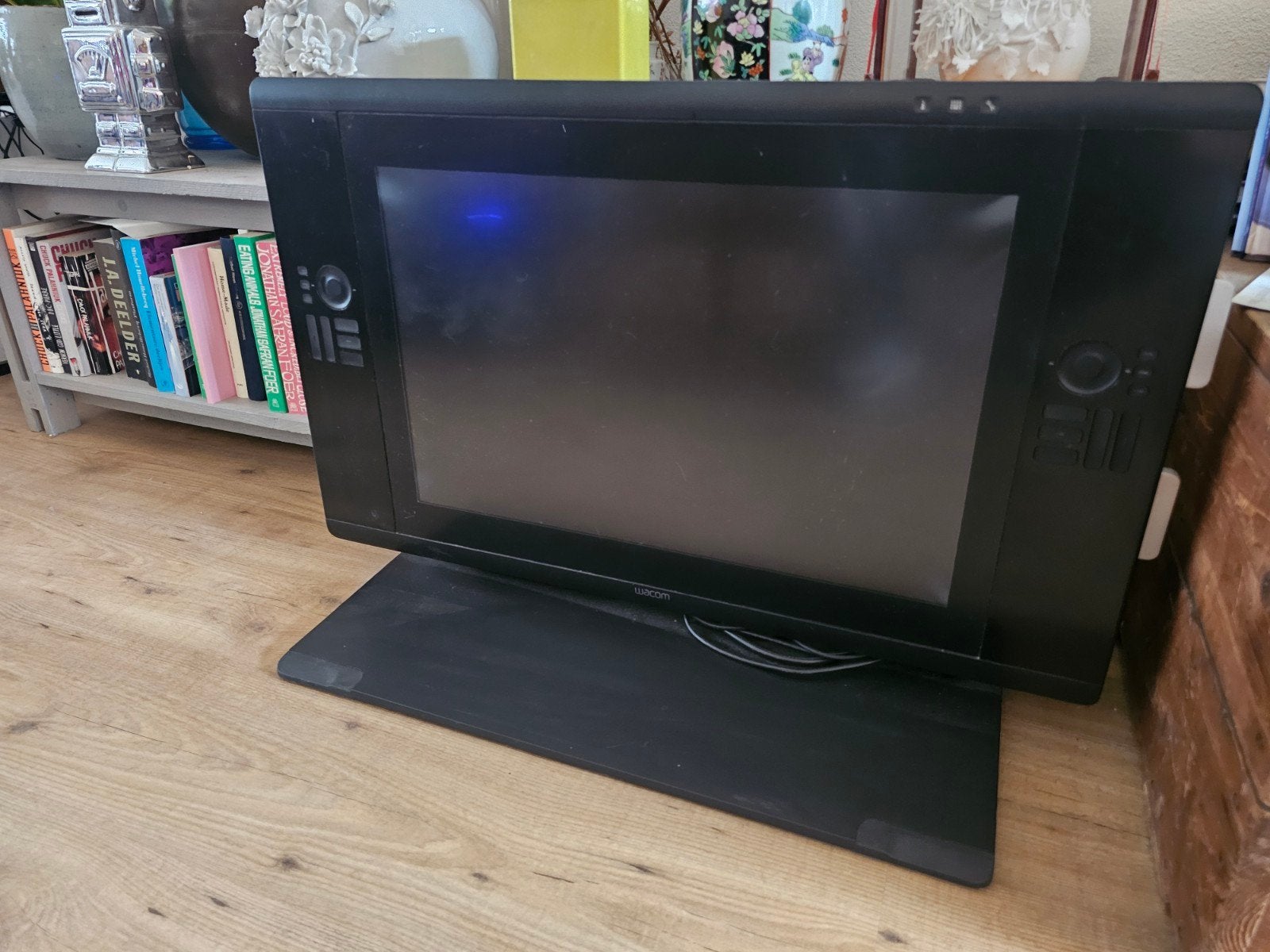 Wacom Cintiq 24HD DTK-2400 tekentablet met pen en kabels, Ophalen, Gebruikt, Kantelbaar, Wacom