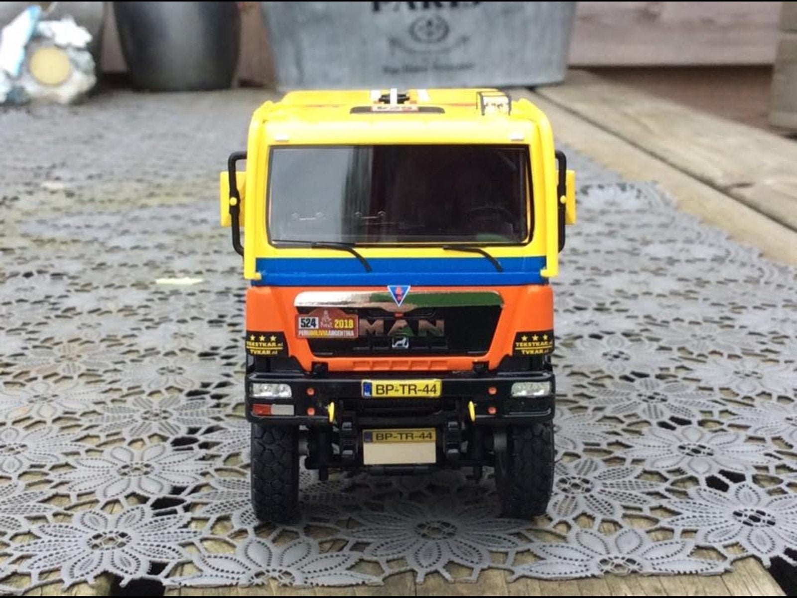 1:50 Scalemasters MAN Rainbow Dakarteam 2018, Ophalen of Verzenden, Zo goed als nieuw, Bus of Vrachtwagen