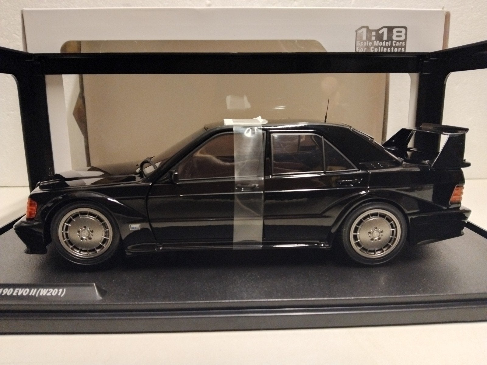 Mercedes Benz 190 E 2.5 Evo black "Dont try this.." 1:18 KRD, Ophalen of Verzenden, Zo goed als nieuw, Auto, Overige merken
