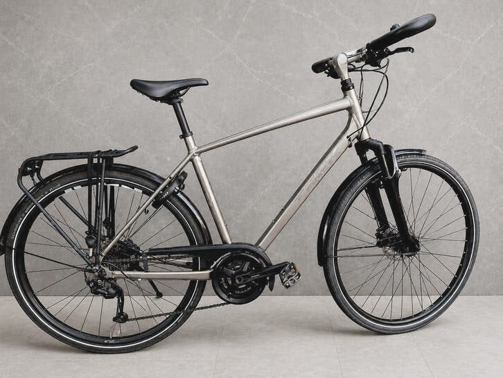 Trek Verve 3 Hybridfiets: 9*2 vers, trekkingfiets, 28 inch, Vering, Zo goed als nieuw, Meer dan 20 versnellingen