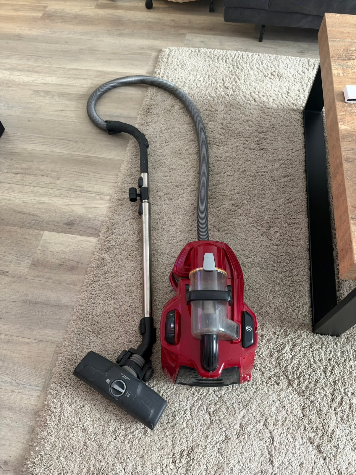 AEG LX7 Animal X Power – Zakloze stofzuiger 650W, Witgoed en Apparatuur, Ophalen, Zo goed als nieuw