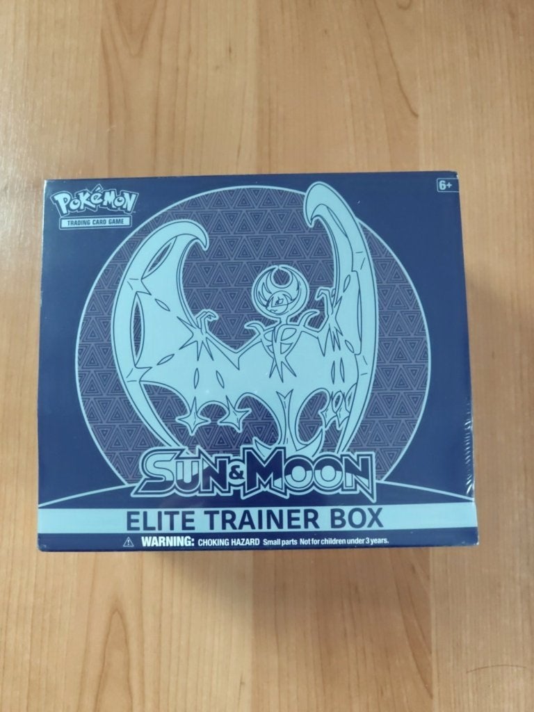 Pokémon Sun & Moon Elite Trainer Box Lunala - Engels, sealed, Ophalen, Nieuw, Overige typen