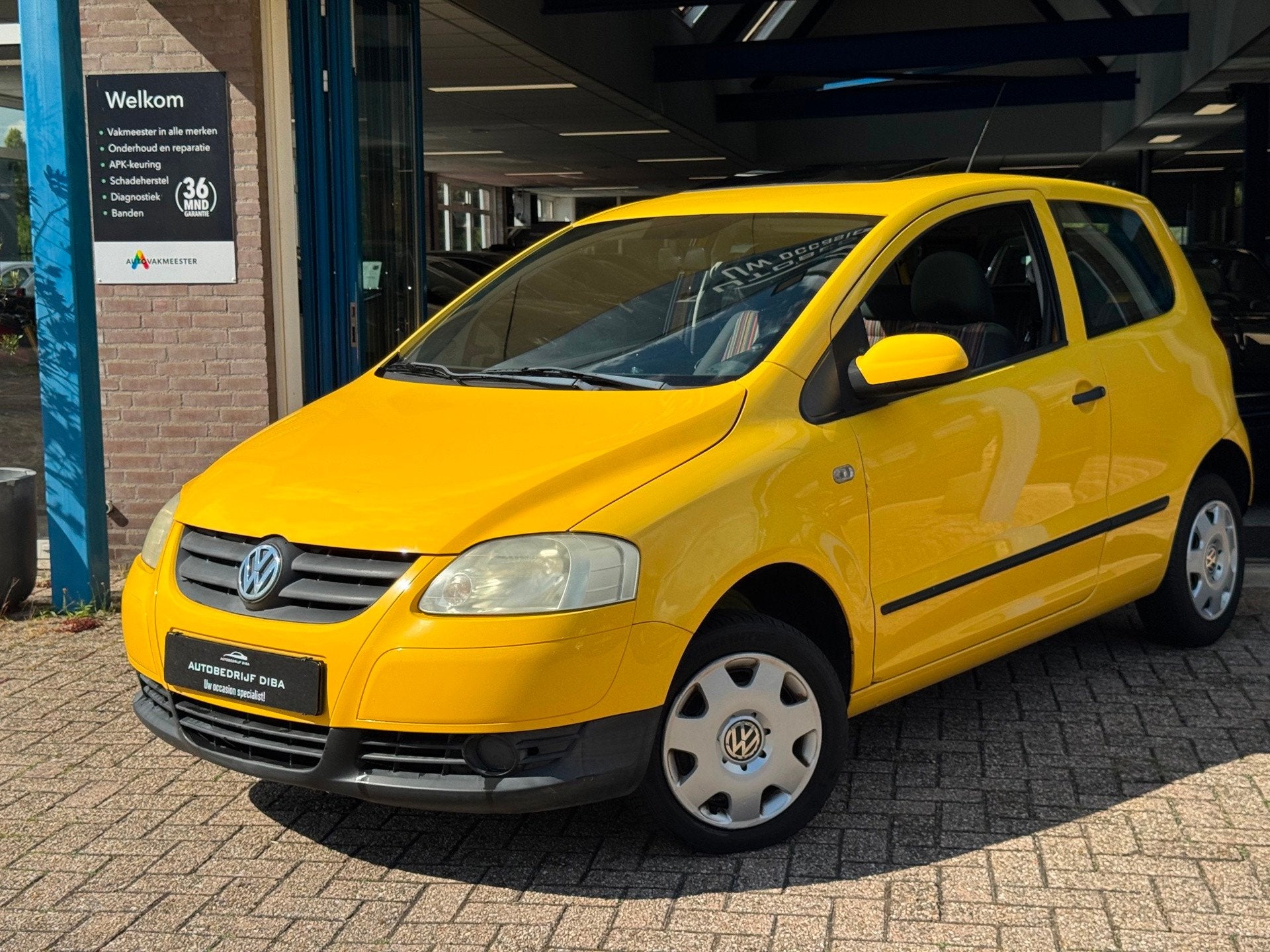 Volkswagen Fox 1.2 Trendline 3drs 2008 Geel Zuinig NAP!, Auto's, Voorwielaandrijving, Dealer onderhouden, Stof, Zwart