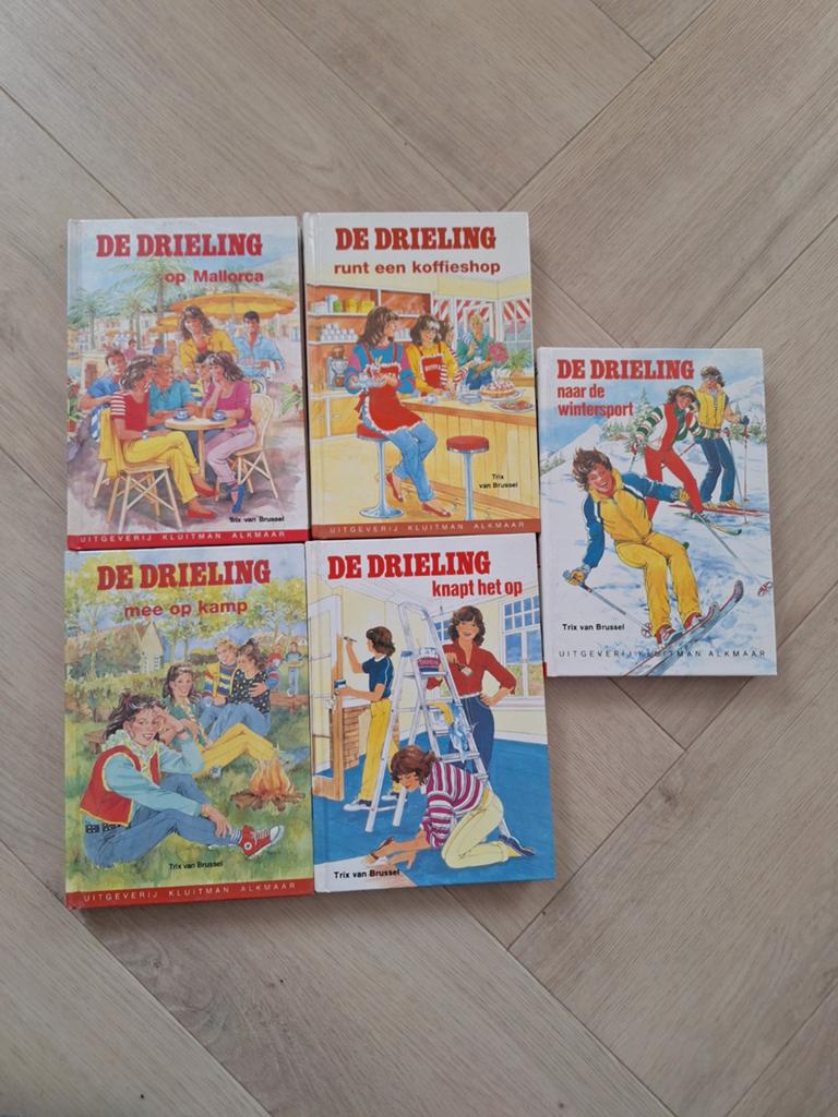 De Drieling Boekenreeks - 5 delen, Ophalen of Verzenden, Gelezen, Trix van Brussel, Fictie